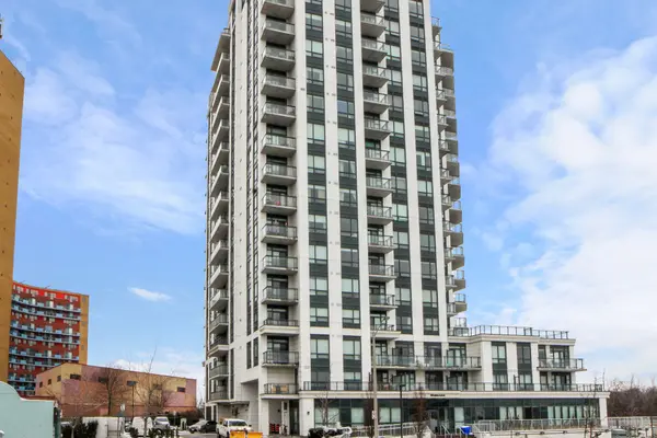 840 Queen's Plate DR #610, Toronto W10, ON M9W 0E7