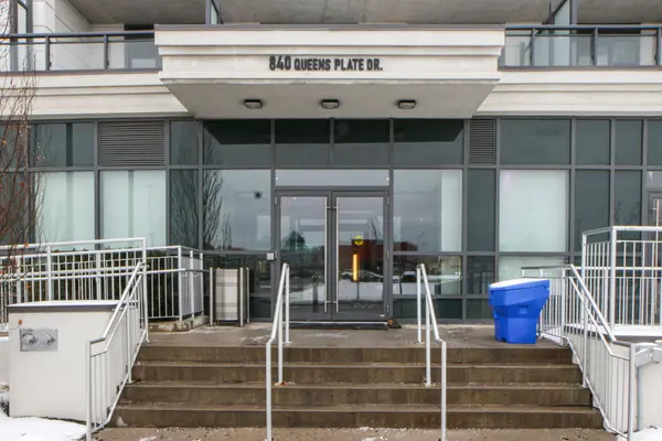 840 Queen's Plate DR #610, Toronto W10, ON M9W 0E7