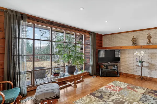 82 Bay Lake RD, Bancroft, ON K0L 2L0