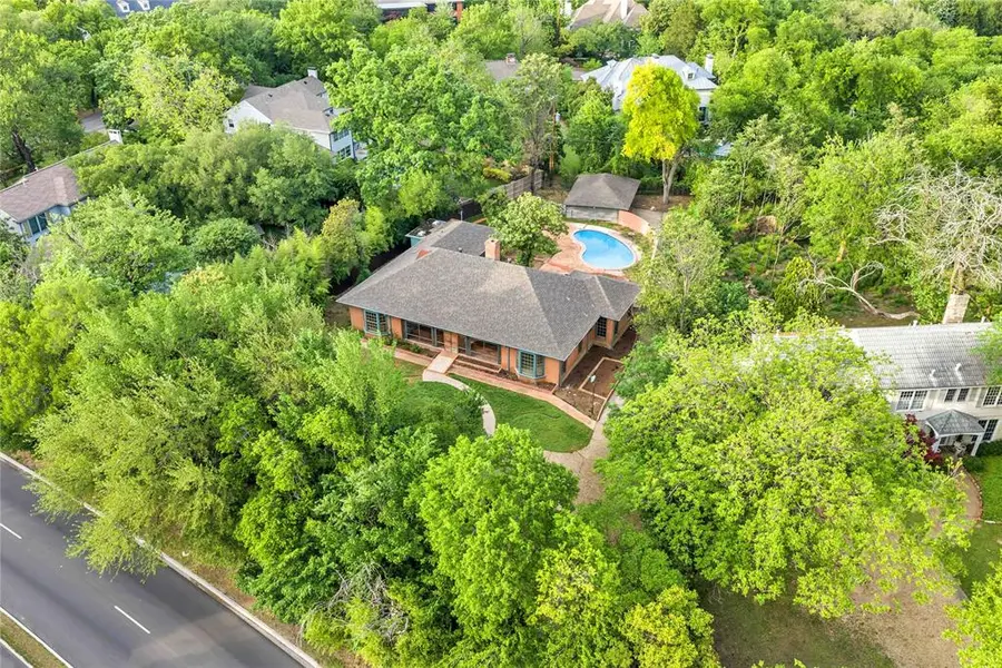 8906 Inwood, Dallas, TX 75209