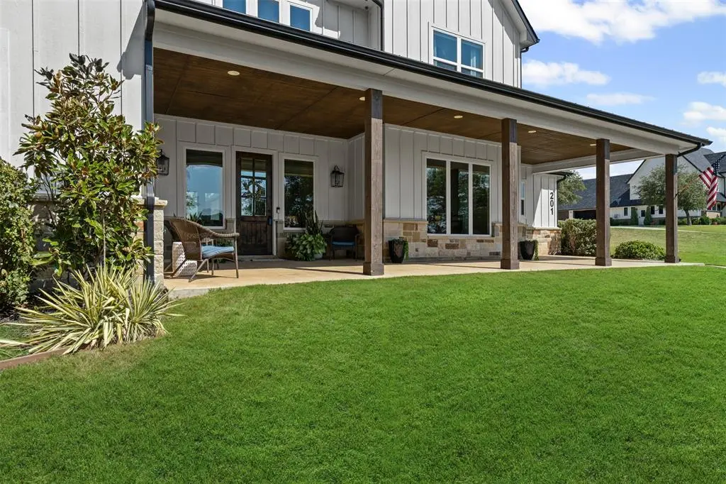 201 Flat Rock Lane, Weatherford, TX 76088