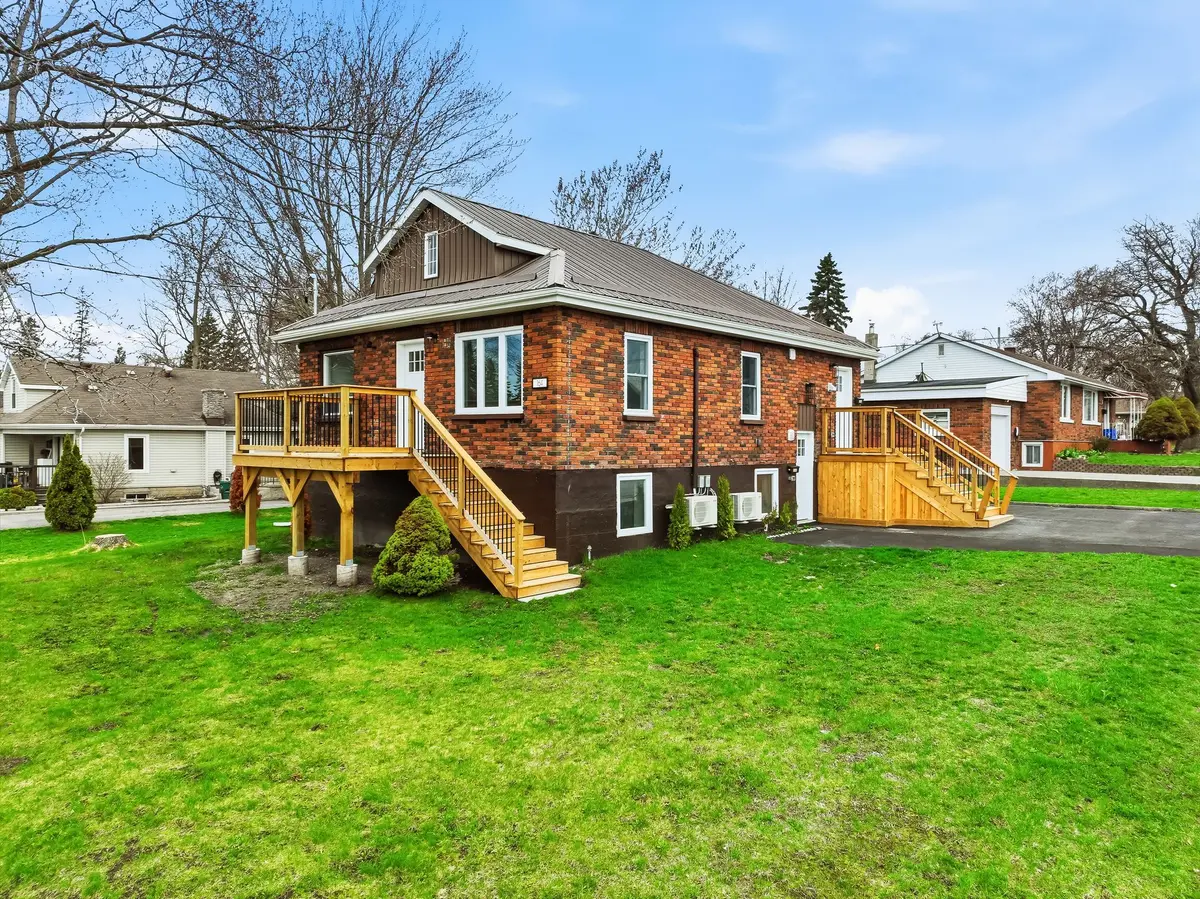 164 Dixon DR #Lower, Quinte West, ON K8V 1X2
