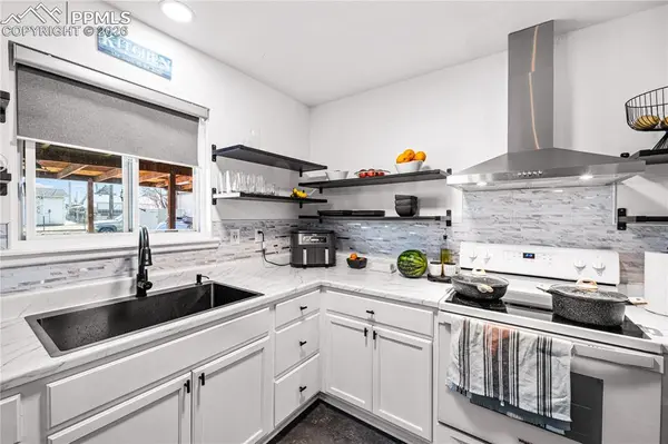 1810 Jones AVE, Pueblo, CO 81004