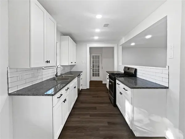 464 W Fulton Street, Van Alstyne, TX 75495