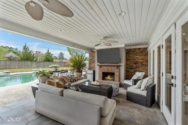 9450 Red Oak Lane, Shreveport, LA 71106