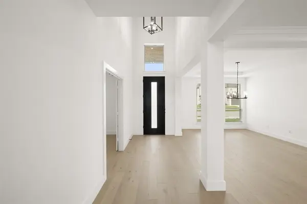 6729 Rosby Avenue, Fort Worth, TX 76123