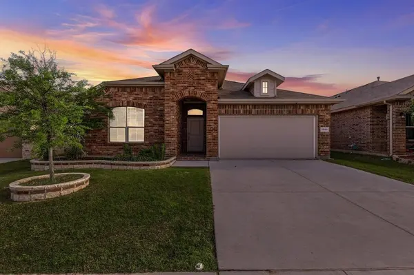 1044 Blackhorse Trail, Fort Worth, TX 76247