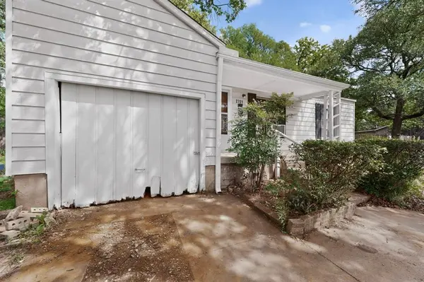 2701 Stark Street, Fort Worth, TX 76112