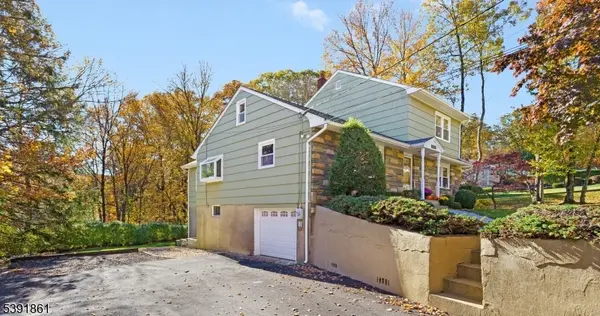 13 Paderewski Rd, Jefferson Twp., NJ 07438