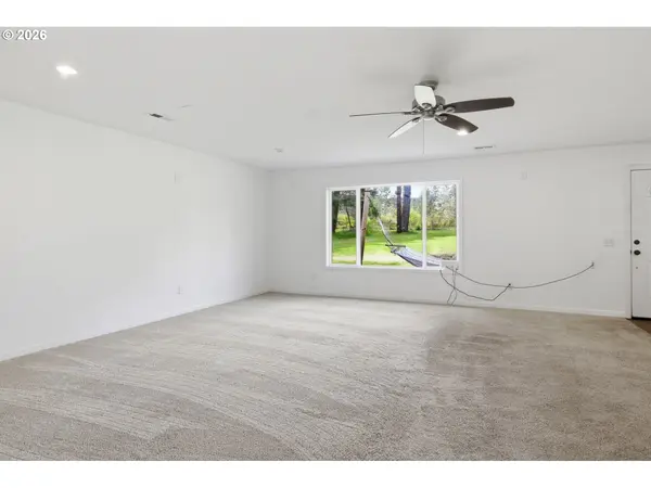 23892 BUTLER RD, Elmira, OR 97437