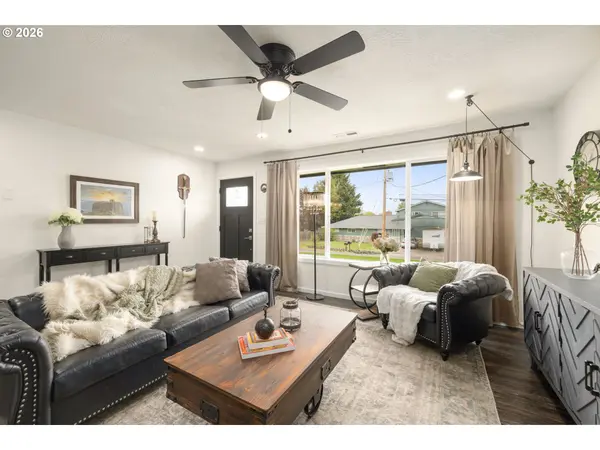 3240 OAKCREST DR, Forest Grove, OR 97116