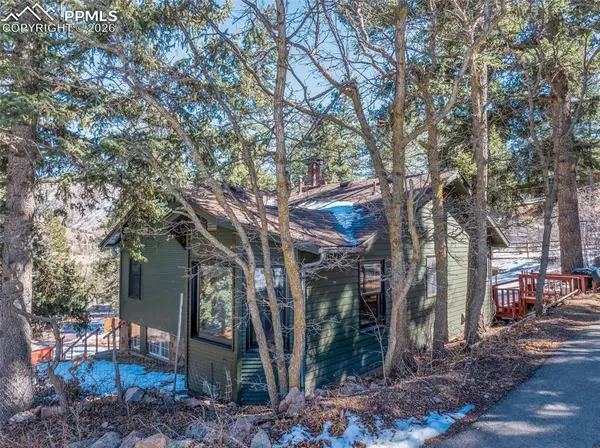 9735 Mountain RD, Cascade, CO 80809