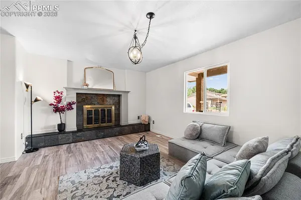 911 Candytuft BLVD, Pueblo, CO 81001