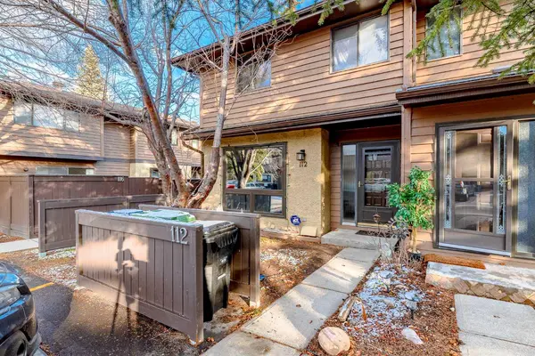 2300 Oakmoor DR SW #112, Calgary, AB T2V 4N7