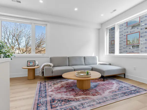 45 Bellevue AVE #6a, Toronto C01, ON M5T 2N5