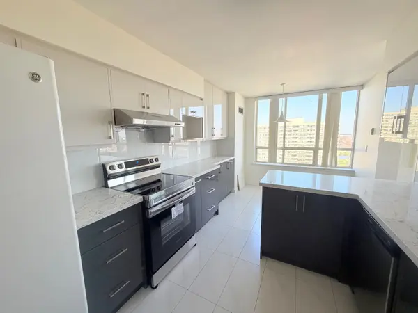 175 Bamburgh CIR #1804, Toronto E05, ON M1W 3X8