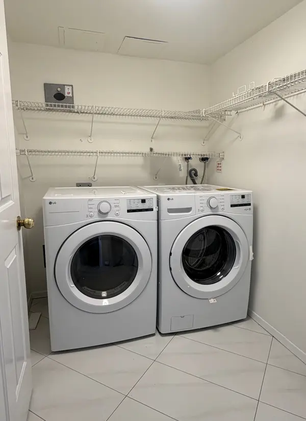 175 Bamburgh CIR #1804, Toronto E05, ON M1W 3X8