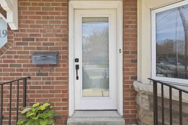 1119 Greenwood AVE, Toronto E03, ON M4J 4E5