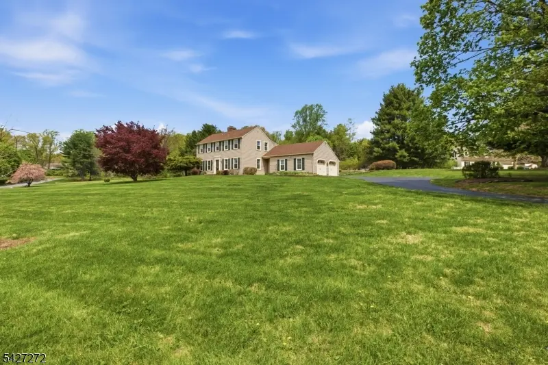 8 Sunshine Dr, Alexandria Twp., NJ 08867