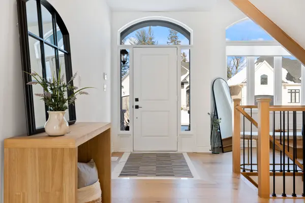 66 Cesar PL, Hamilton, ON L9G 0G3