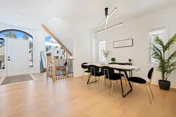 66 Cesar PL, Hamilton, ON L9G 0G3