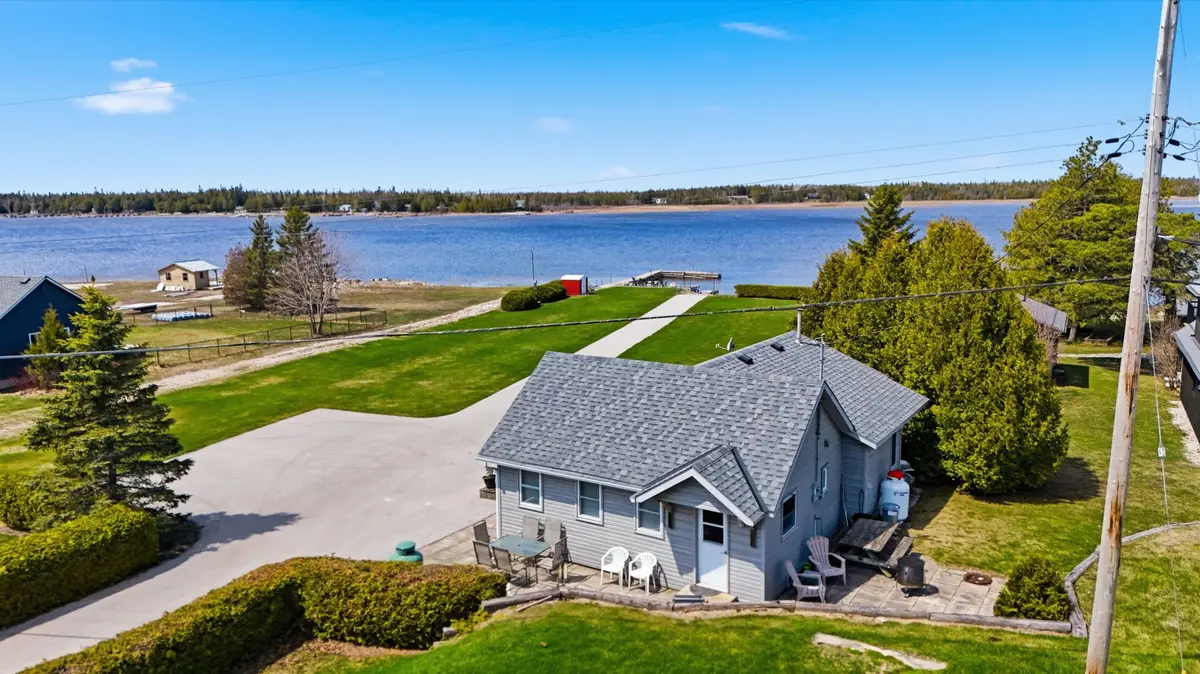 834 Pike Bay RD, Northern Bruce Peninsula, ON N0H 2T0
