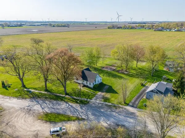 7045 Ford Street, Comber, ON N0P 1J0