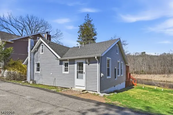 6 Timberwood Ln, Jefferson Twp., NJ 07438