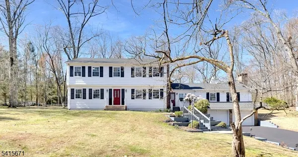 54 Robin Glen Rd, Watchung Boro, NJ 07069