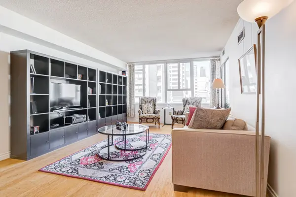 45 Carlton ST #1009, Toronto C08, ON M5B 2H9