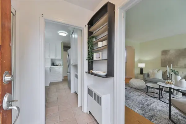 27 Innismore CRES, Toronto E04, ON M1R 1C8