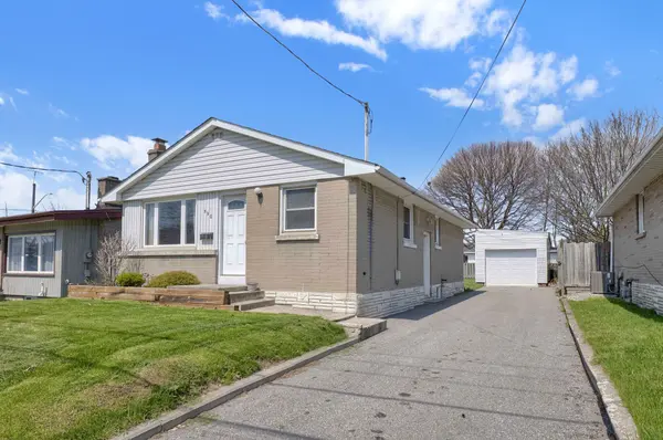 590 Olive AVE, Oshawa, ON L1H 2R5