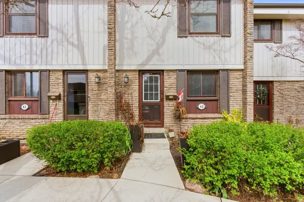 2779 Gananoque DR #40, Mississauga, ON L5N 2E4