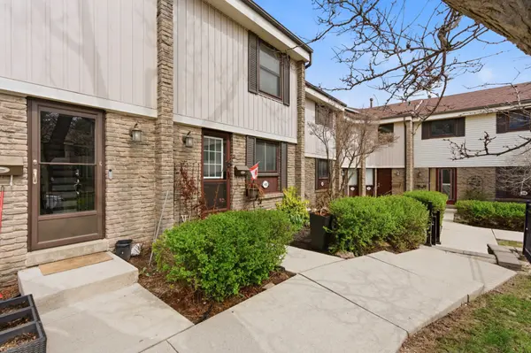 2779 Gananoque DR #40, Mississauga, ON L5N 2E4