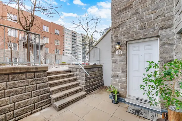 25 Richgrove DR #101, Toronto W09, ON M9R 0A3