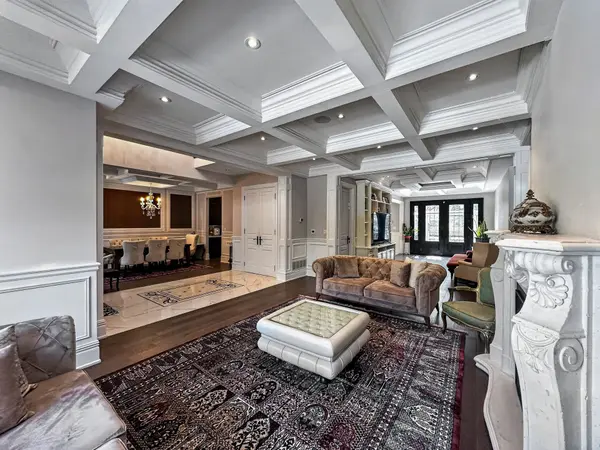 96 Elmcrest RD, Toronto W08, ON M9C 3R9