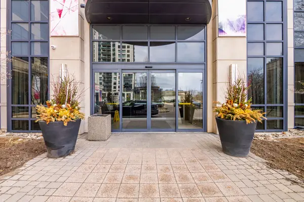 6 Eva RD #310, Toronto W08, ON M9C 0B1