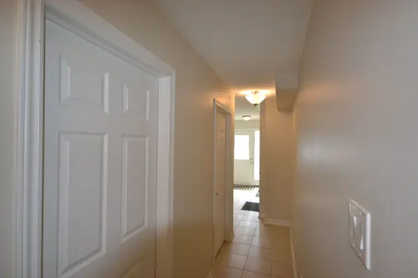 711 Juneberry LN, Kanata, ON K2V 0K1