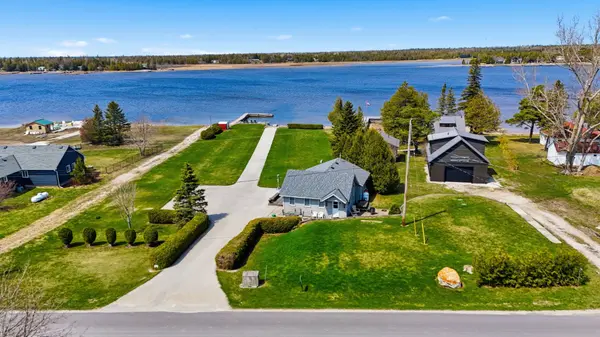 834 Pike Bay RD, Northern Bruce Peninsula, ON N0H 2T0