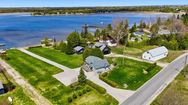 834 Pike Bay RD, Northern Bruce Peninsula, ON N0H 2T0
