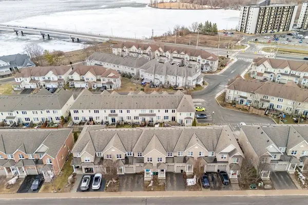 843 Newmarket LN, Kingston, ON K7K 0C8