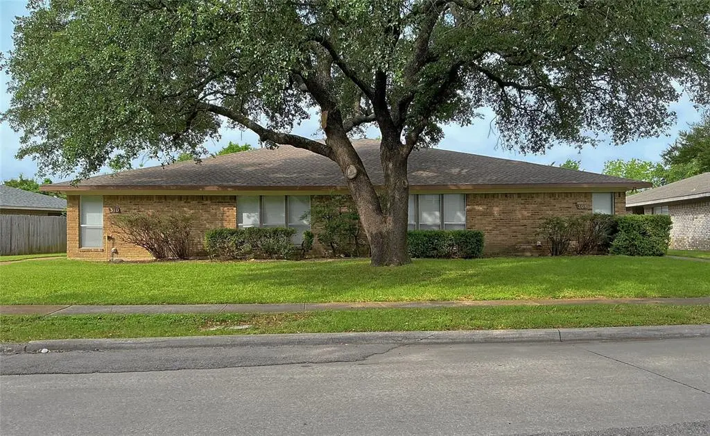 308 Towne House Lane, Richardson, TX 75081