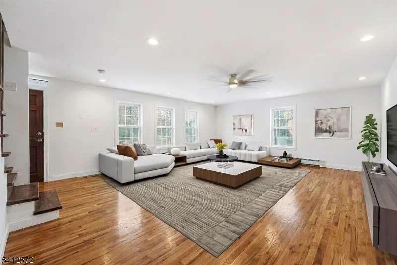 17 High St, Andover Boro, NJ 07821