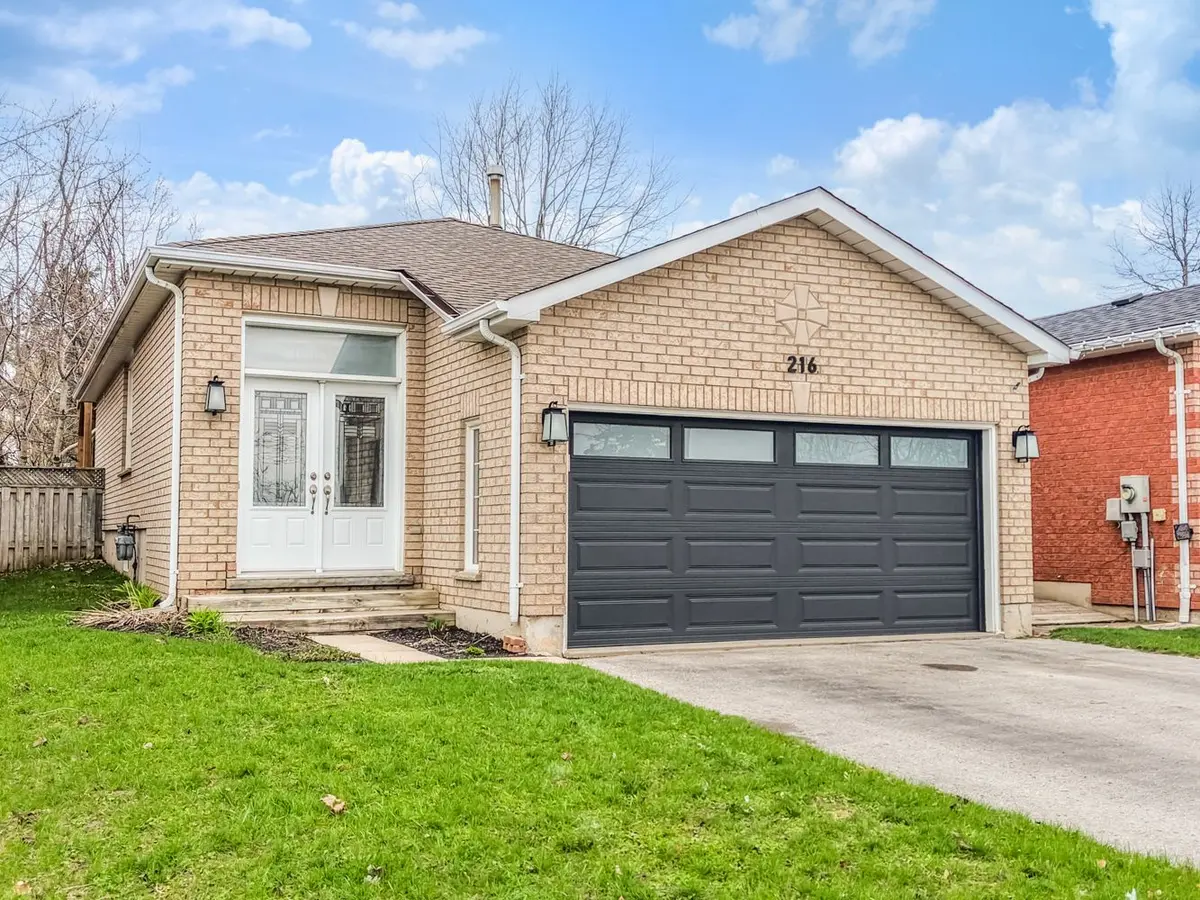 216 Mapleton AVE, Barrie, ON L4N 8T3