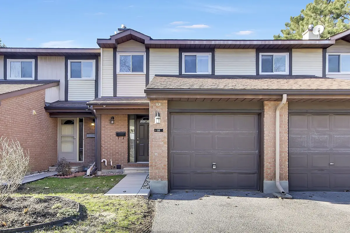88 Clarkson CRES #65, Kanata, ON K2L 3E2
