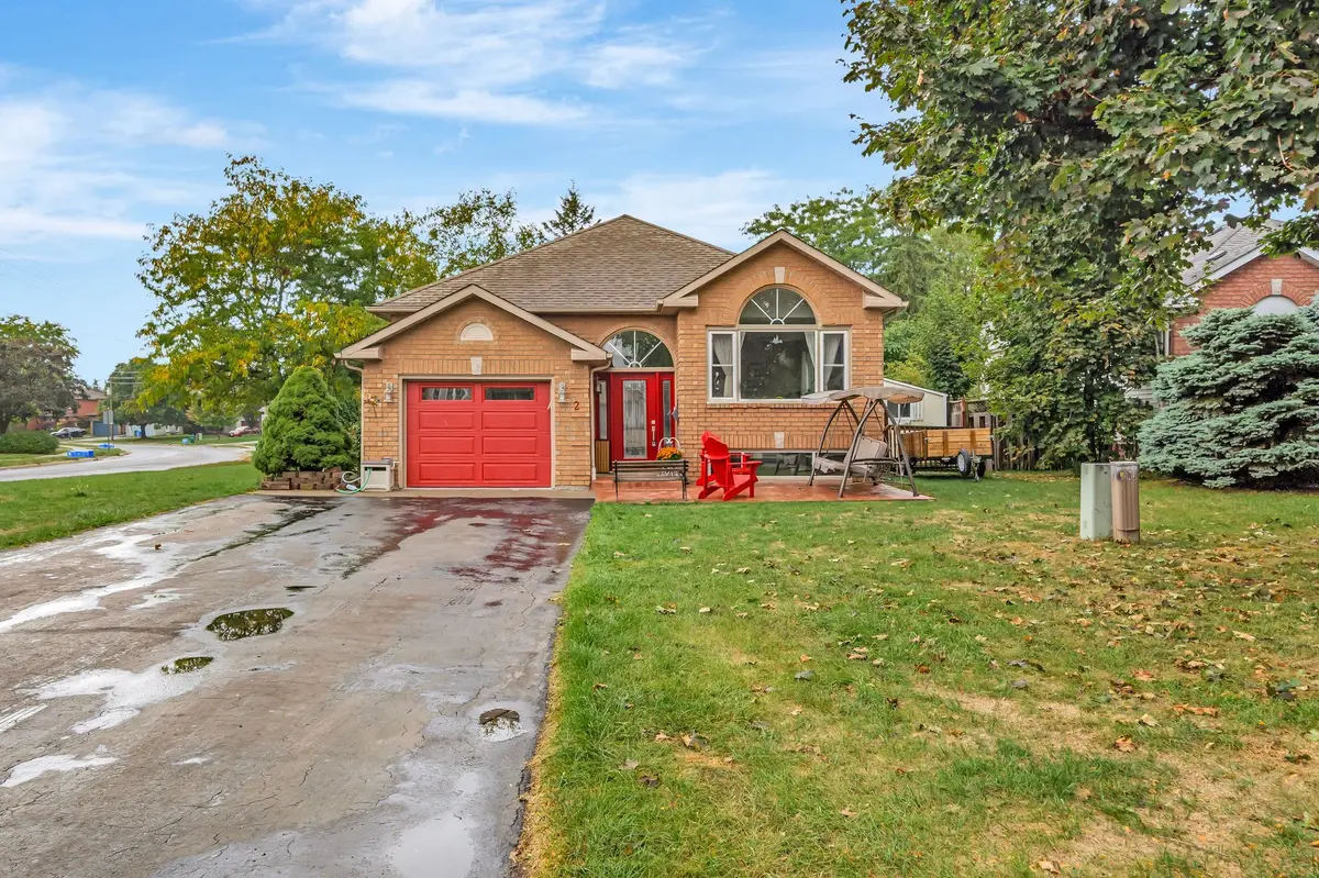2 Marchmont PL, Belleville, ON K8P 5E4