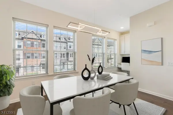 17 Gala Ct, Livingston Twp., NJ 07039