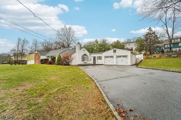 51 Catherine St, Bloomingdale Boro, NJ 07403