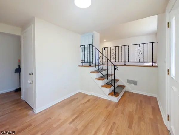 14 Bunyan Dr, Livingston Twp., NJ 07039