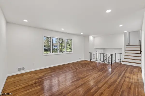 14 Bunyan Dr, Livingston Twp., NJ 07039